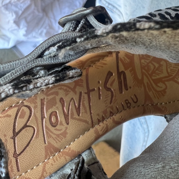 Sandals - Picture 3 of 3